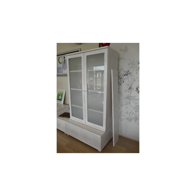 Meuble vitrine en rotin blanc essuyé - Rotin Création